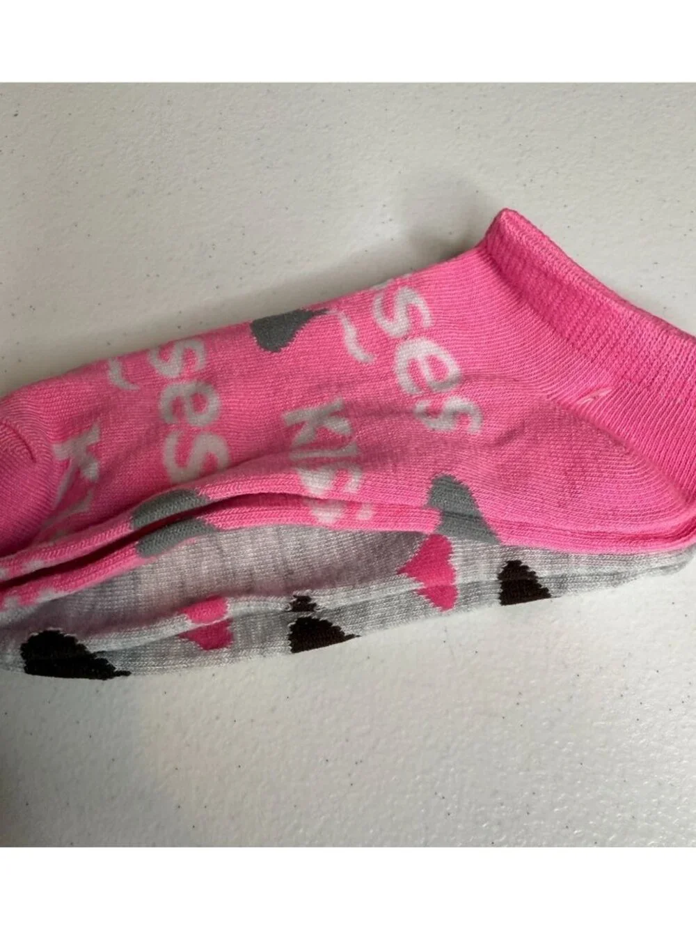 Hersheys Kisses 2 Pair Low Cut Ankle Socks Womens 4-10 Pink Gray NWT